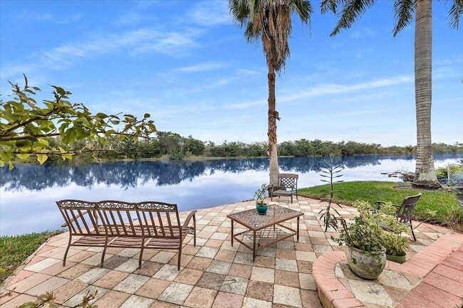 20231 NW 10th St in Pembroke Pines, FL - Foto de edificio - Building Photo