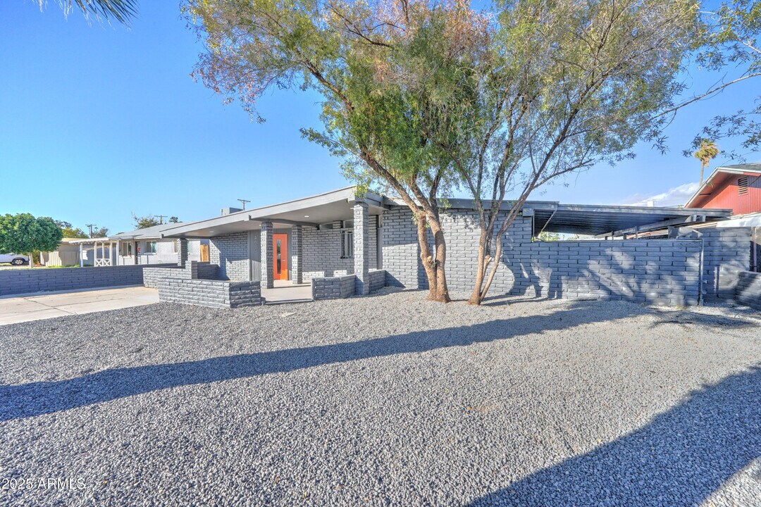 3630 W Alice Ave in Phoenix, AZ - Building Photo