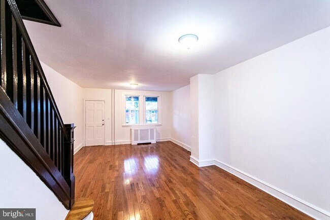 2306 E Cambria St in Philadelphia, PA - Foto de edificio - Building Photo