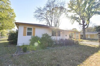 2125 Hairston St in Conway, AR - Building Photo - Building Photo