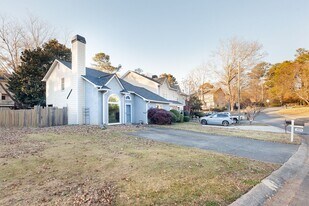 2675 Arbor Glen Pl in Marietta, GA - Building Photo