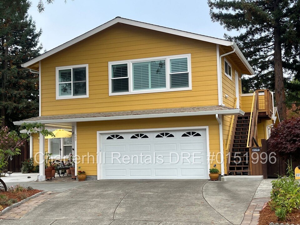 669 Camino Ct in Santa Rosa, CA - Building Photo