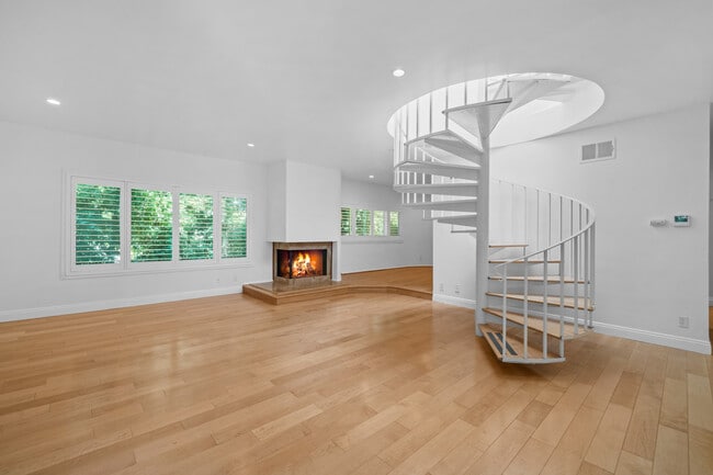 property at 11752 Bellagio Rd