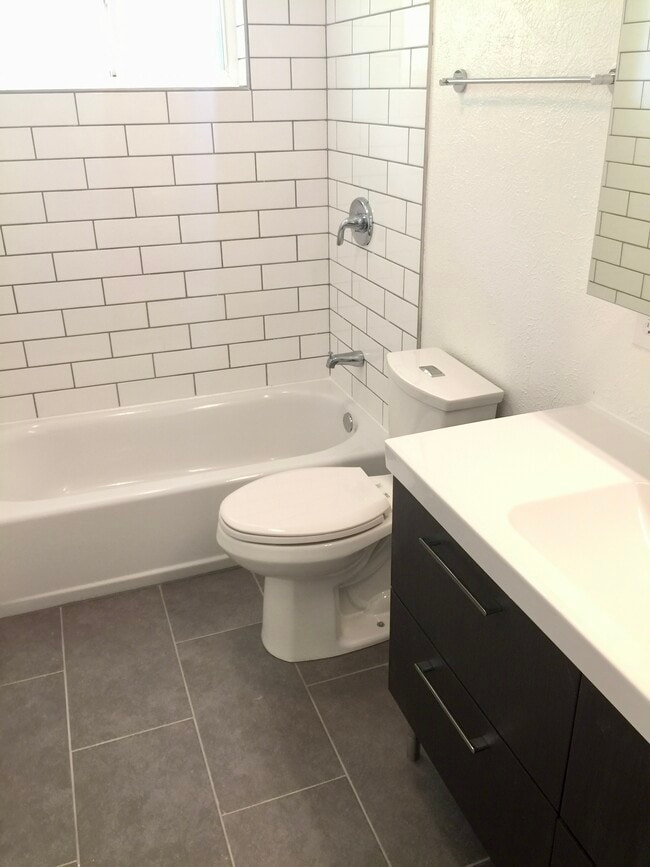 1207 Francis St, Unit 2 in Longmont, CO - Foto de edificio - Building Photo