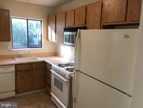 9238 Jamison Ave in Philadelphia, PA - Building Photo - Building Photo