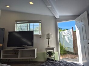 2141 Torrey Pines Rd in San Diego, CA - Foto de edificio - Building Photo