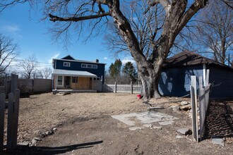 9 Wisner Rd, Unit A in Warwick, NY - Foto de edificio - Building Photo
