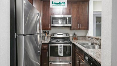 3939 Veselich Ave-Unit -1-109.875525 in Los Angeles, CA - Building Photo - Building Photo