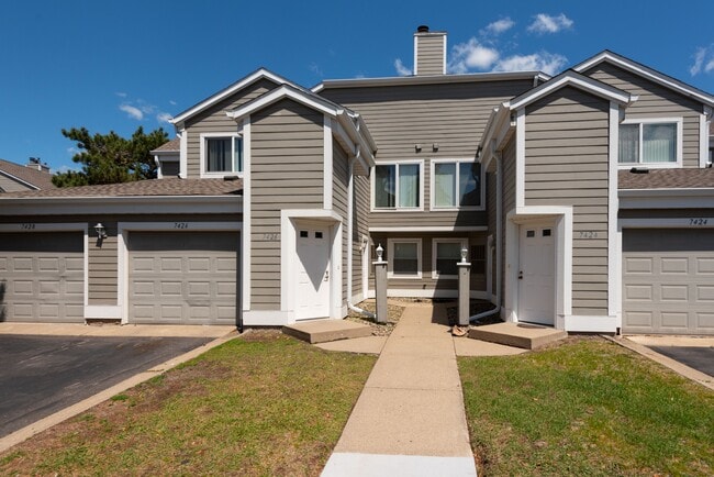 Bristol Village in Bloomington, MN - Building Photo - Building Photo