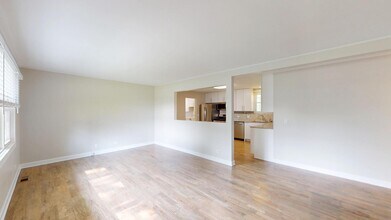 6408 Powell St in Downers Grove, IL - Building Photo - Building Photo
