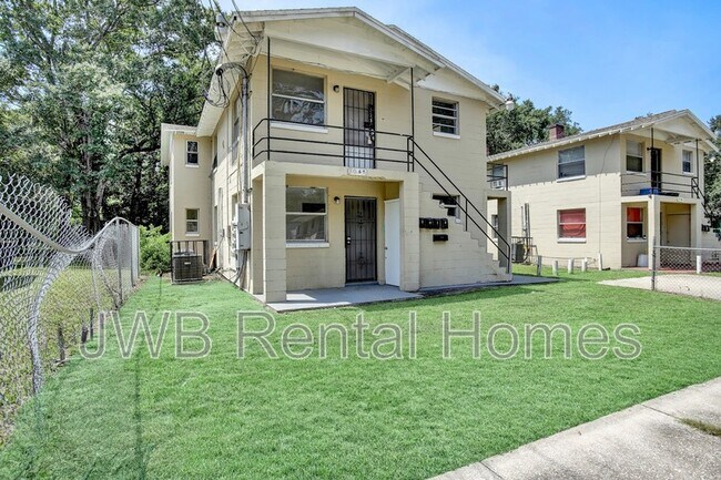 property at 1524 W 21st St