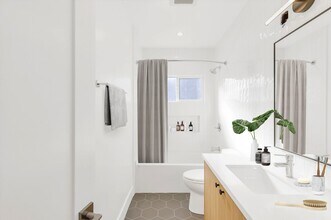 8355 Blackburn Ave in Los Angeles, CA - Building Photo - Building Photo