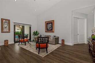 16522 NW 82nd Pl in Hialeah, FL - Building Photo - Building Photo