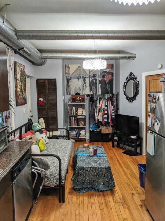 1830 W 17th St in Chicago, IL - Building Photo