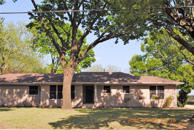 620 S Dallas Ave in Lancaster, TX - Building Photo