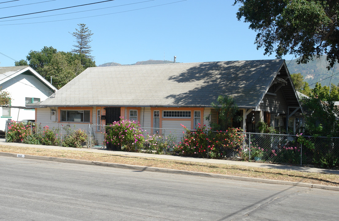 902 E Pleasant St in Santa Paula, CA - Building Photo