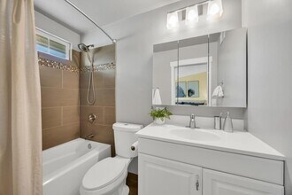 4330 Baywood Way in Sacramento, CA - Building Photo - Building Photo