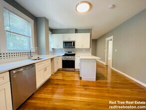 187 Fellsway W, Unit 1 in Medford, MA - Building Photo - Building Photo