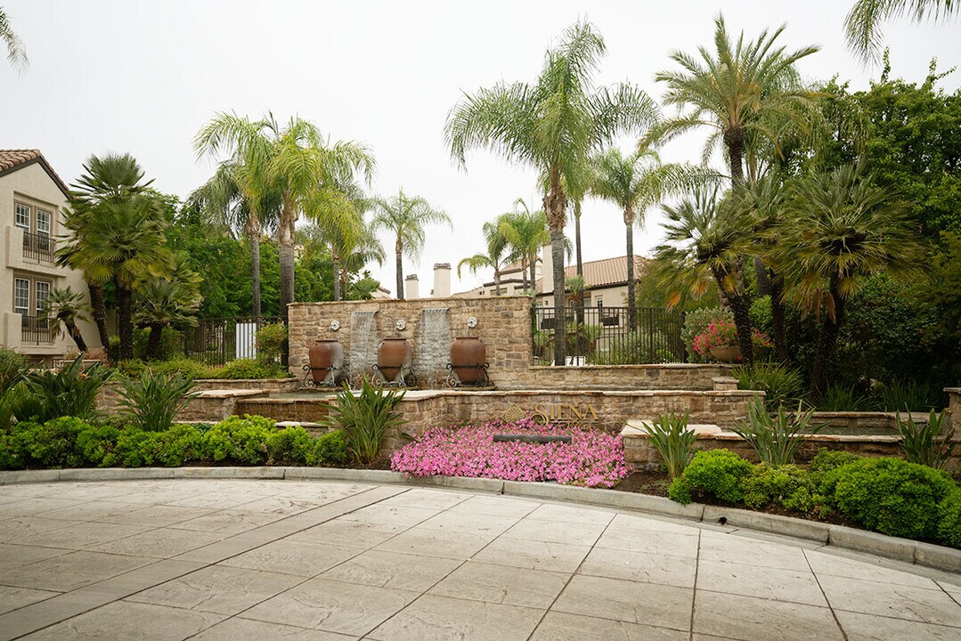 24107 Del Monte Dr. in Santa Clarita, CA - Building Photo