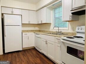 1069 Laurel Ln NW in Conyers, GA - Building Photo - Building Photo