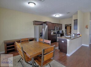 1290 Windrow Dr in Hinesville, GA - Foto de edificio - Building Photo