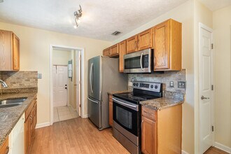 1520 Magnolia St NE in Palm Bay, FL - Building Photo - Building Photo