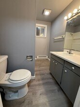 8311 Lake St SW in Lakewood, WA - Building Photo - Building Photo