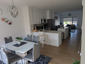 3743 214 St NW in Edmonton, AB - Building Photo - Building Photo