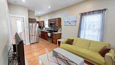 338 Western Ave, Unit 1 in Cambridge, MA - Building Photo - Building Photo