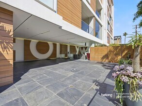 6735 Yucca St, Unit 406 in Los Angeles, CA - Building Photo - Building Photo