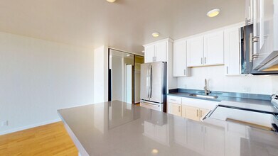 653 Kansas St in San Francisco, CA - Building Photo - Building Photo