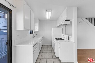 2490 Purdue Ave in Los Angeles, CA - Building Photo - Building Photo