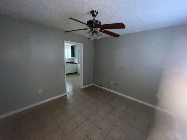 3025-3027 Laussat Pl in New Orleans, LA - Building Photo - Building Photo