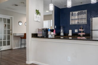Cricket Hollow Apartments in Austin, TX - Building Photo - Lobby