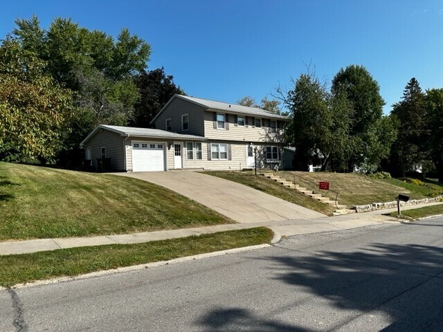 610 Greenwood Dr in Iowa City, IA - Foto de edificio