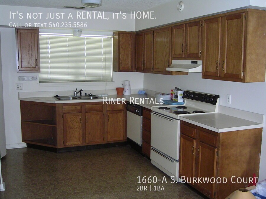 1660-A Burkwood Ct in Harrisonburg, VA - Building Photo