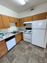 Silver Pines in Sandy, UT - Foto de edificio - Building Photo