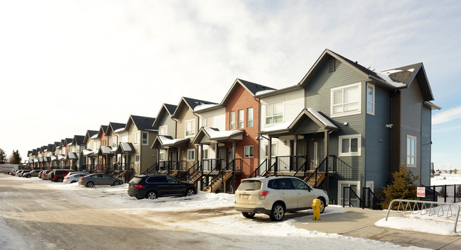 Neptune Townhomes in Edmonton, AB - Building Photo - Building Photo