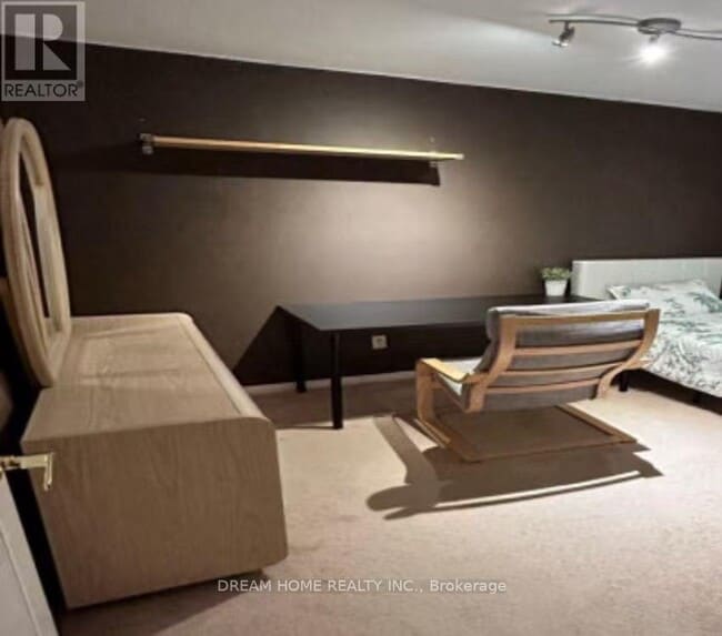 2743 Hammond Rd in Mississauga, ON - Building Photo - Building Photo