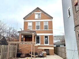2141 S Marshall Blvd in Chicago, IL - Building Photo
