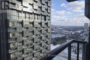 1 Quarrington Lane in North York, ON - Building Photo