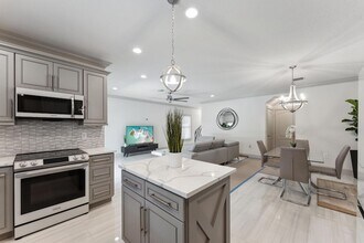 522 Lucky Ln in Delray Beach, FL - Foto de edificio - Building Photo