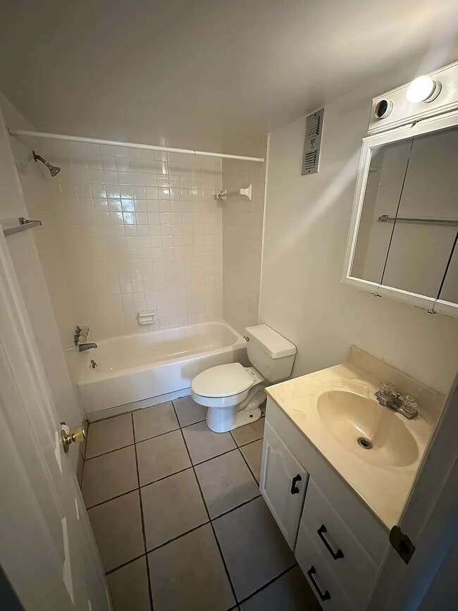 960 Lake Destiny Rd, Unit D in Altamonte Springs, FL - Building Photo - Building Photo