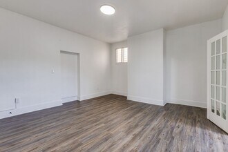 705 Brownsville Rd in Pittsburgh, PA - Building Photo - Building Photo