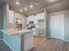 1529 Highland Loop in Guthrie, OK - Building Photo - Building Photo