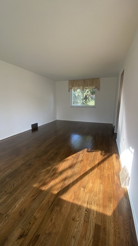 121 Lois Dr in Verona, PA - Building Photo - Building Photo