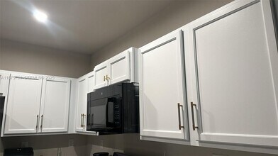 1070 W Davis Pkwy in Florida City, FL - Foto de edificio - Building Photo