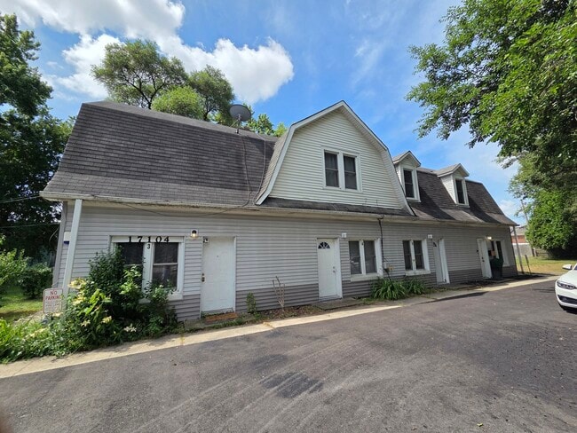 property at 17104 Wentworth Ave