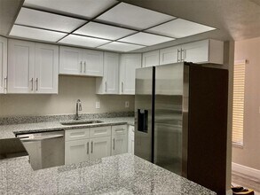 5008 Manatee Ave W in Bradenton, FL - Building Photo - Building Photo
