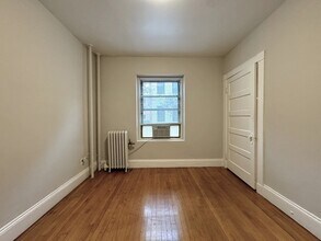 4 Langmaid Ave in Somerville, MA - Building Photo - Building Photo